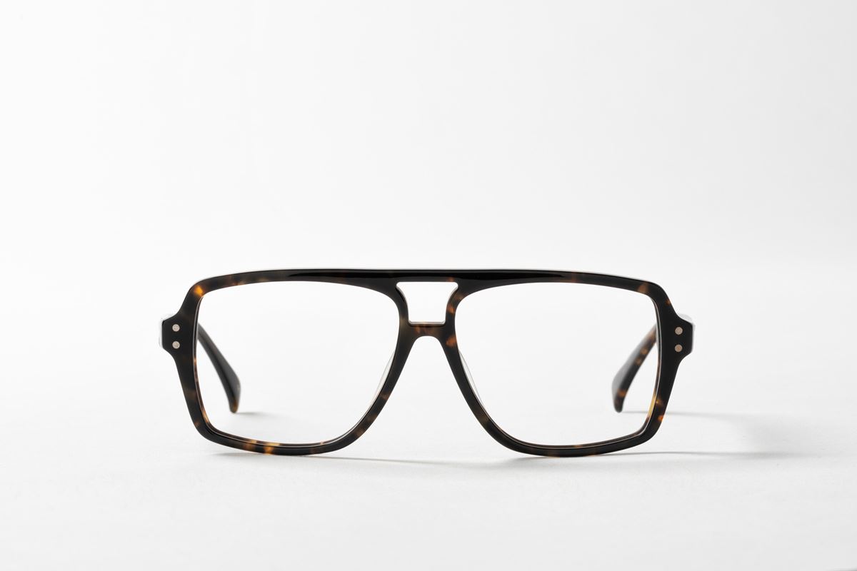 AM-Eyewear-M-01